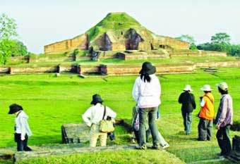গড়তে পারেন পর্যটনপ্রতিষ্ঠান